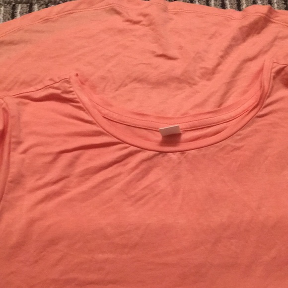 New with tags tee - Picture 3 of 4